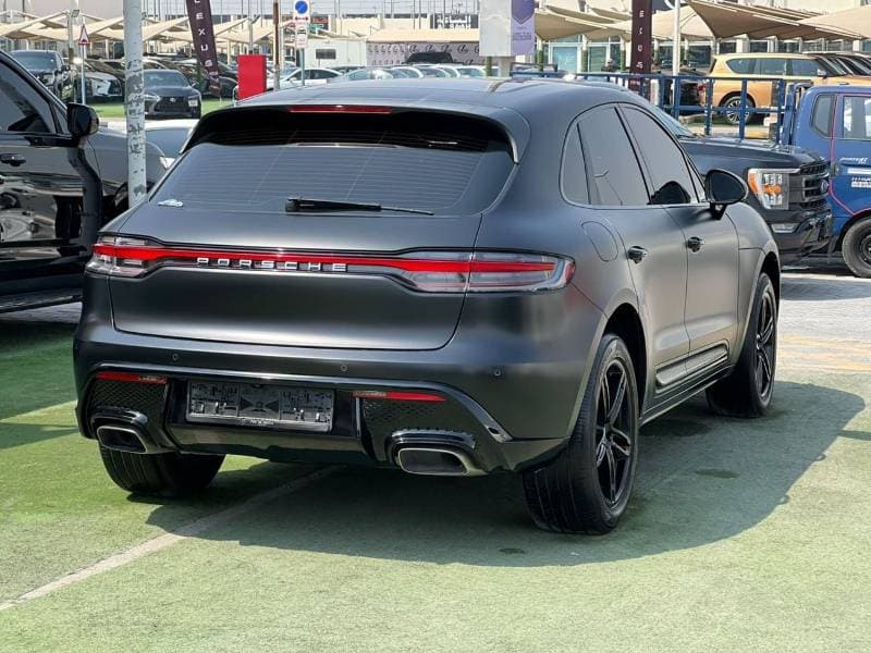2022 Porsche Macan STANDARD thumbnail 5