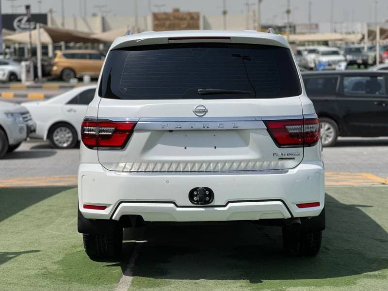 2024 Nissan Patrol LE PLATINUM CITY thumbnail 4