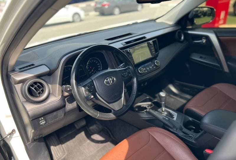 2017 Toyota RAV4 VX thumbnail 7