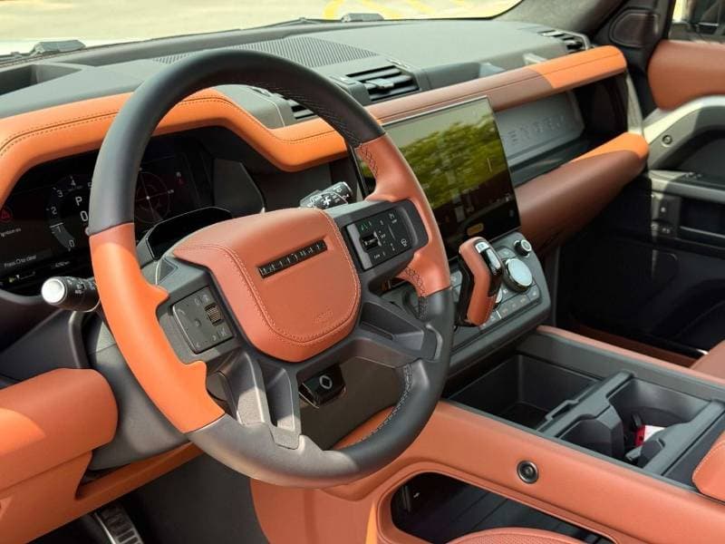 2026 Land Rover Defender OCTA thumbnail 5