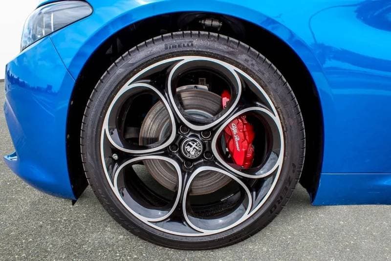 2024 Alfa Romeo Giulia VELOCE thumbnail 4