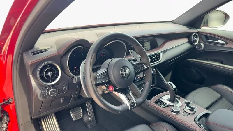 2025 Alfa Romeo Stelvio QUADRIFOGLIO thumbnail 8