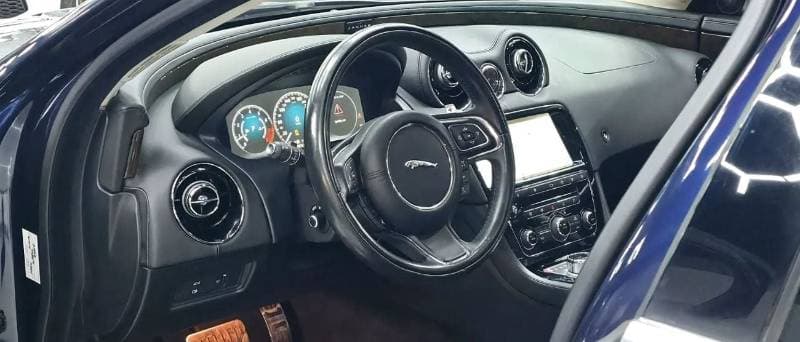 2019 Jaguar XJ 50 LWB thumbnail 8