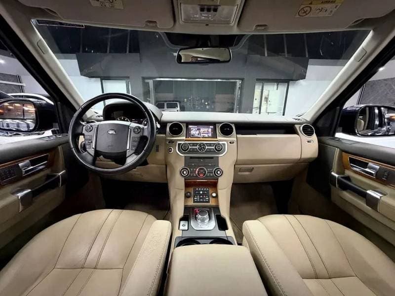 2016 Land Rover LR4 HSE thumbnail 8