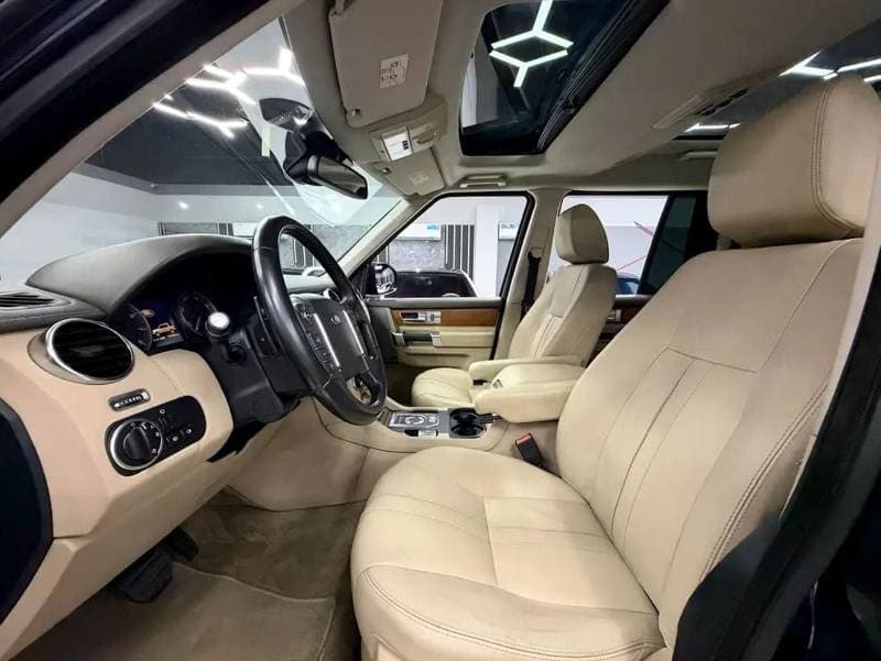 2016 Land Rover LR4 HSE thumbnail 7