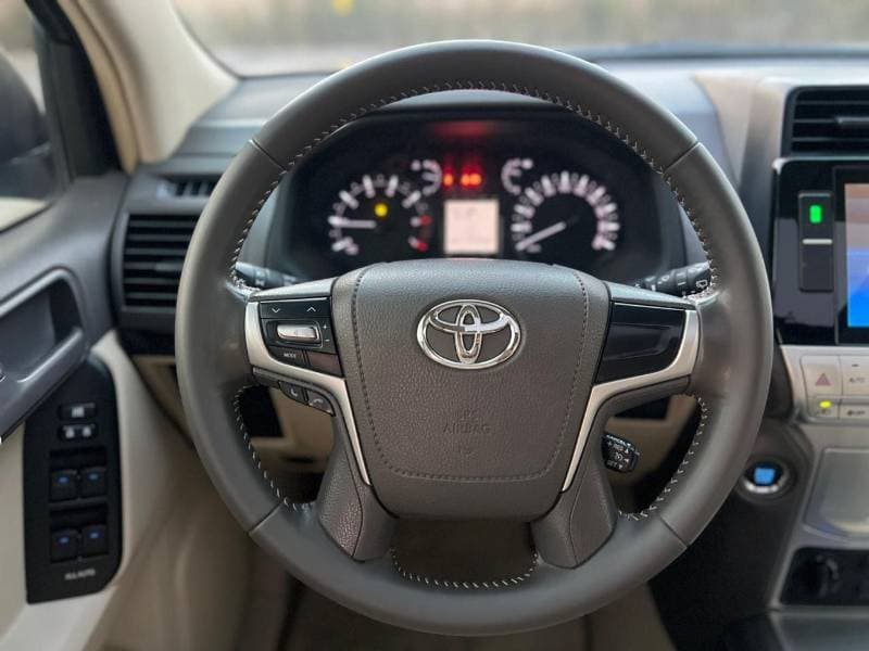 2022 Toyota Land Cruiser GXR thumbnail 5