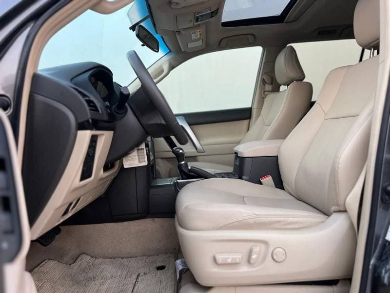 2022 Toyota Land Cruiser GXR thumbnail 8
