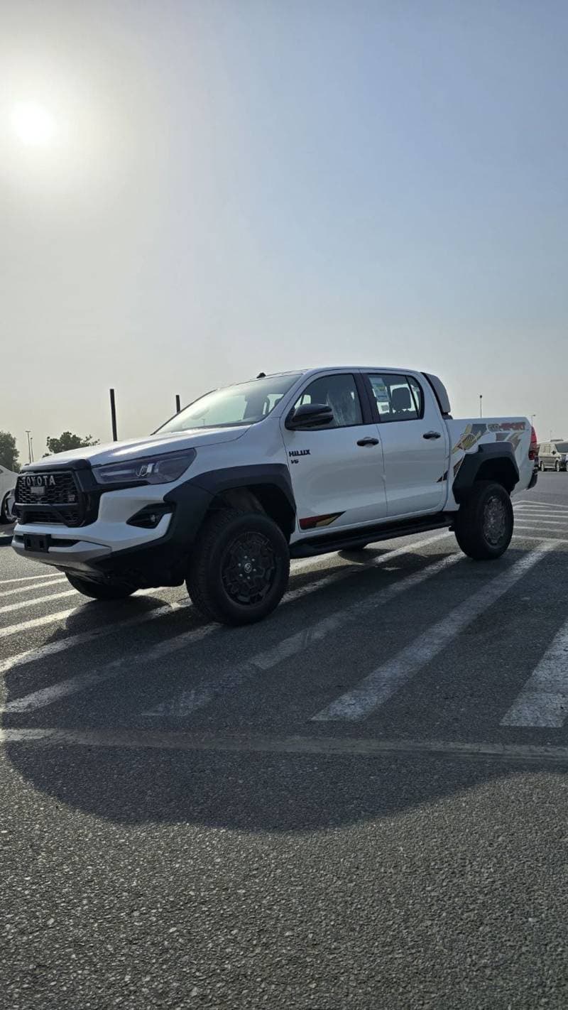 2026 Toyota Hilux GR SPORT thumbnail 3