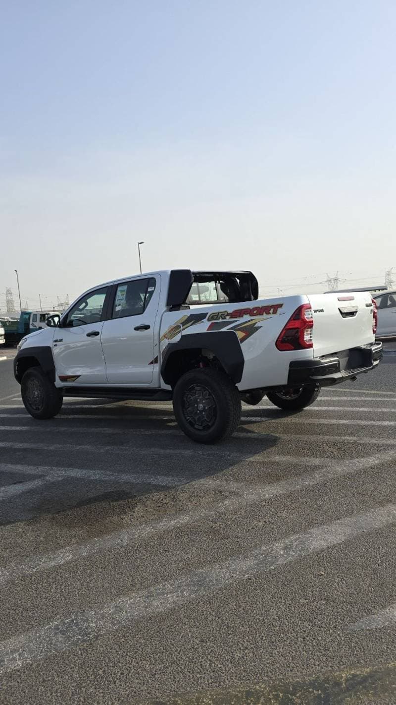 2026 Toyota Hilux GR SPORT thumbnail 4