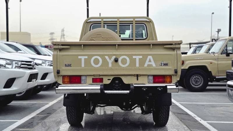 2026 Toyota Land Cruiser 70 HT S DLX thumbnail 3