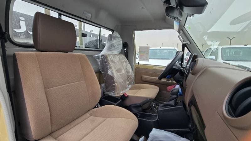 2026 Toyota Land Cruiser 70 HT S DLX thumbnail 6