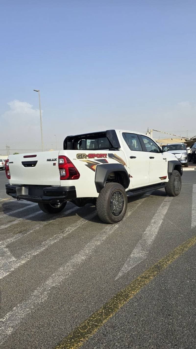 2026 Toyota Hilux GR SPORT thumbnail 6