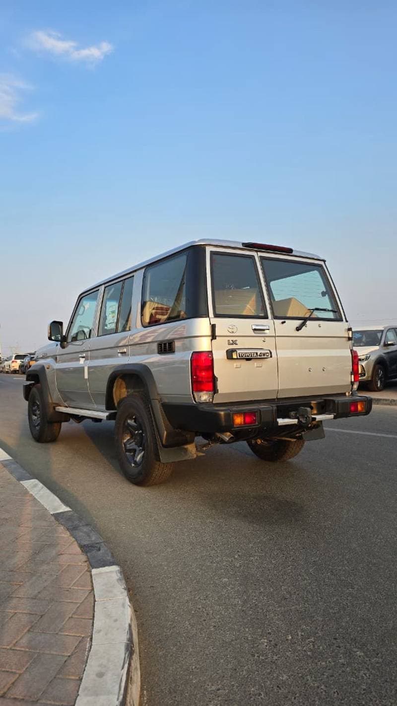 2025 Toyota Land Cruiser Pick Up thumbnail 3