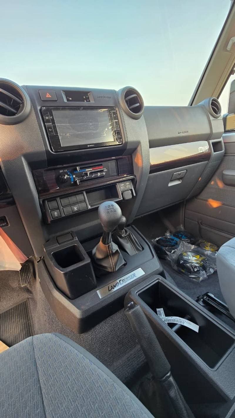 2025 Toyota Land Cruiser Pick Up thumbnail 7