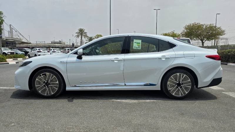 2026 Toyota Camry XLE HEV thumbnail 2