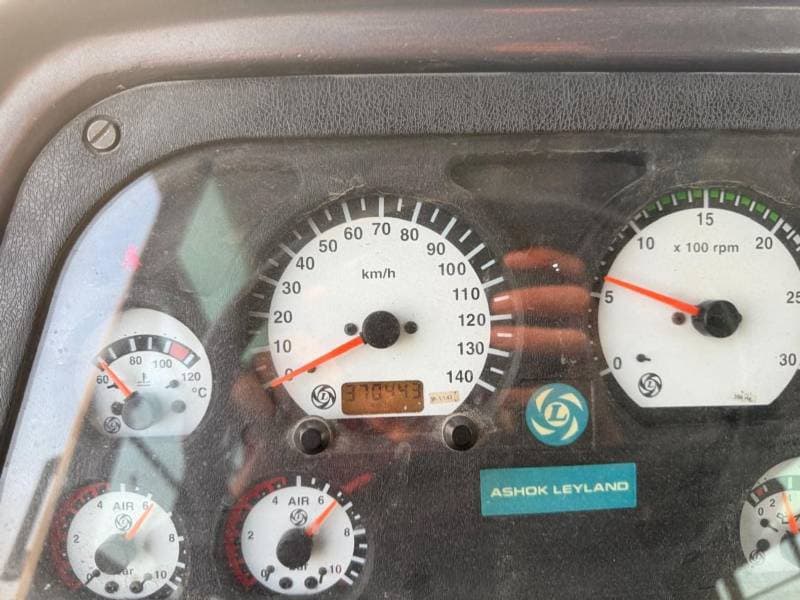 2016 Ashok Leyland Falcon thumbnail 6