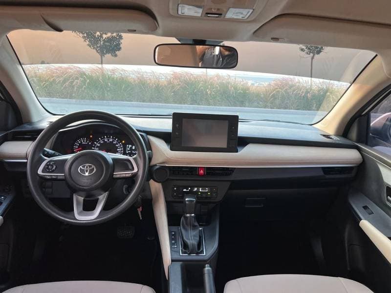 2023 Toyota Yaris E thumbnail 4