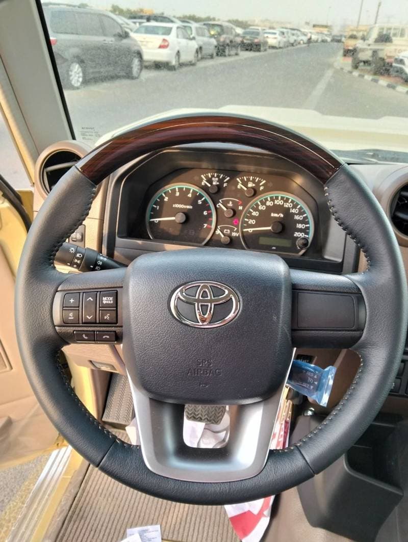 2026 Toyota Land Cruiser Pick Up thumbnail 5