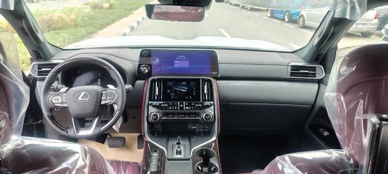 2026 Lexus LX700h SIGNATURE thumbnail 7
