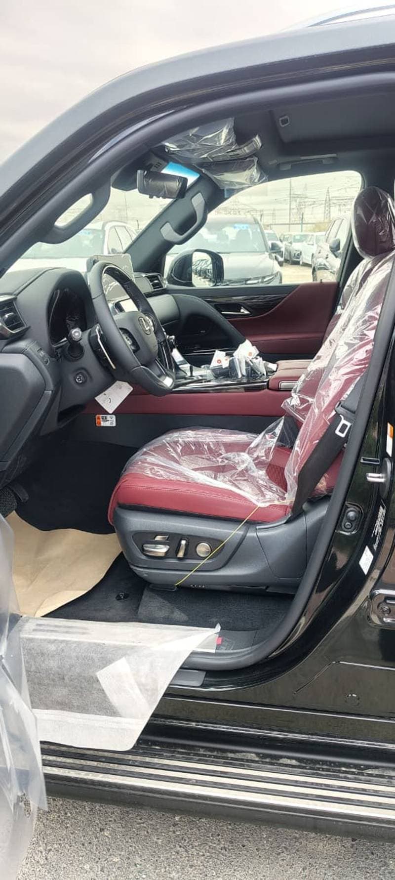 2026 Lexus LX700h SIGNATURE thumbnail 6