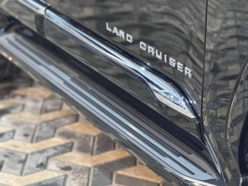 2026 Toyota Land Cruiser thumbnail 3