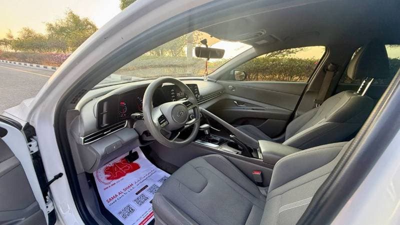 2023 Hyundai Elantra SMART thumbnail 5