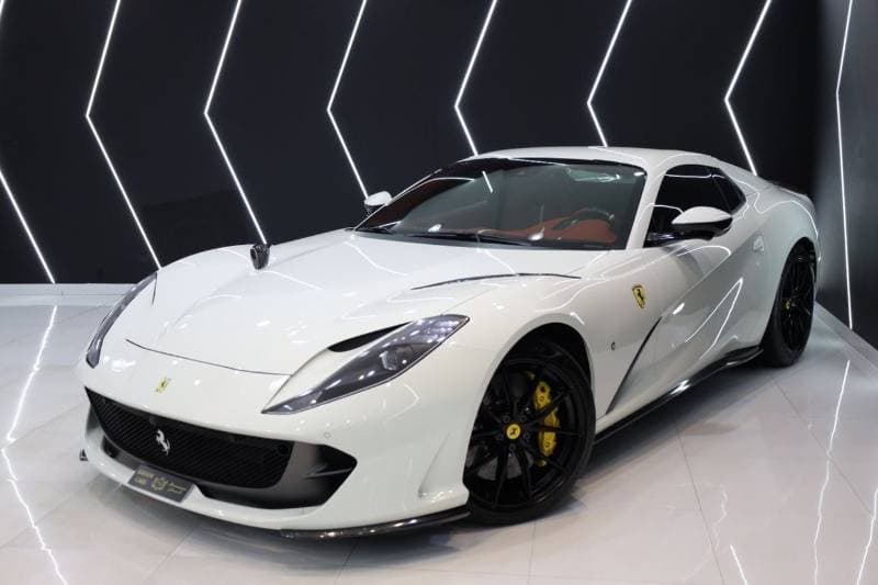 2021 Ferrari 812 GTS thumbnail 2