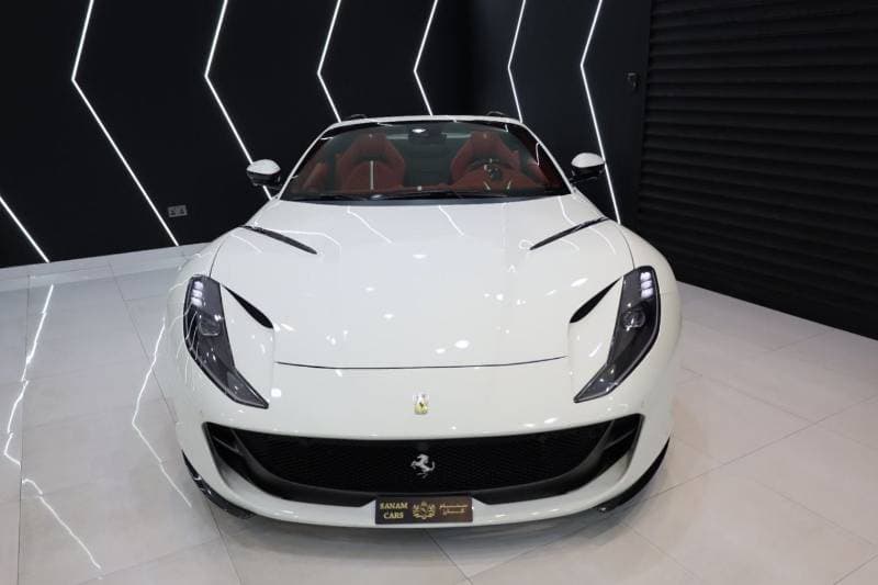 2021 Ferrari 812 GTS thumbnail 3