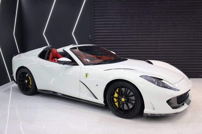 2021 Ferrari 812 GTS thumbnail 4