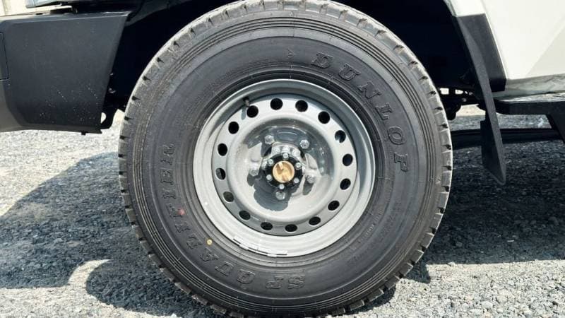 2025 Toyota Land Cruiser 70 LC 78 40TH ANNIVERSARY 4.0L AT thumbnail 6
