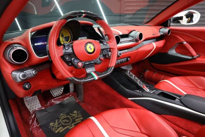 2021 Ferrari 812 GTS thumbnail 6