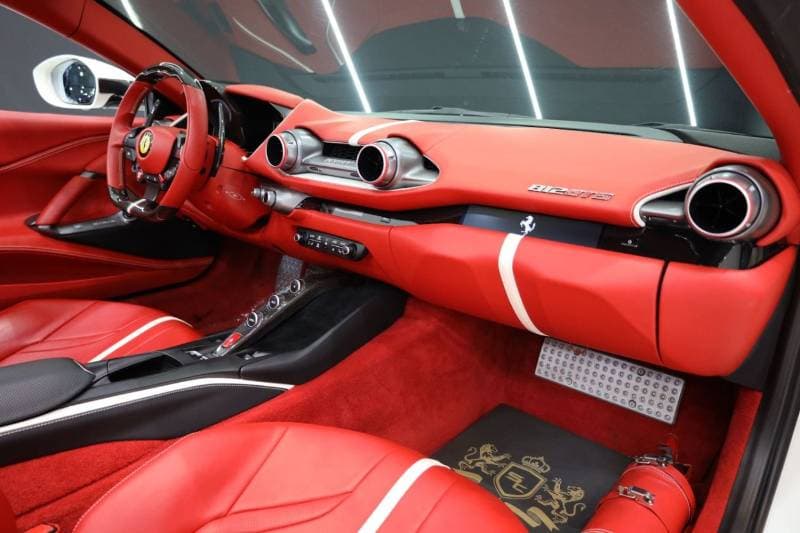 2021 Ferrari 812 GTS thumbnail 8