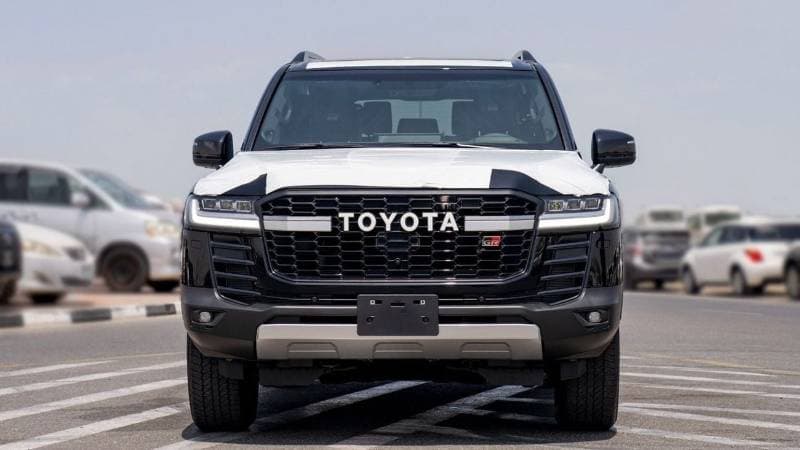 2022 Toyota Land Cruiser GR SPORT thumbnail 3
