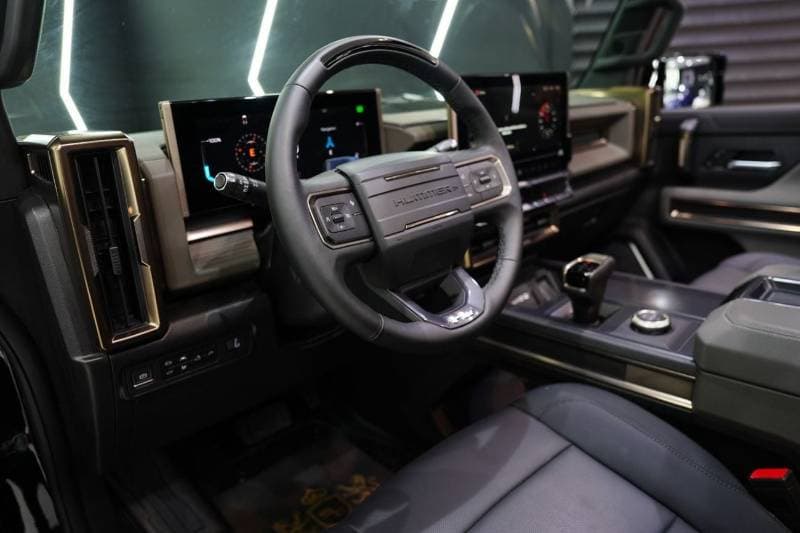 2024 GMC Hummer EV thumbnail 6