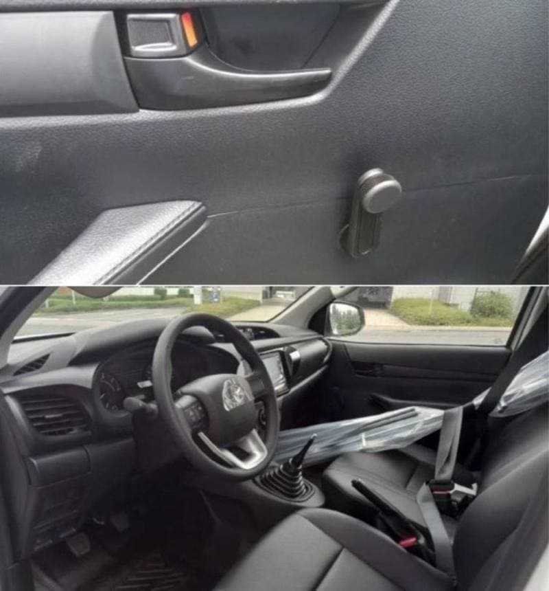 2023 Toyota Hilux GL thumbnail 3