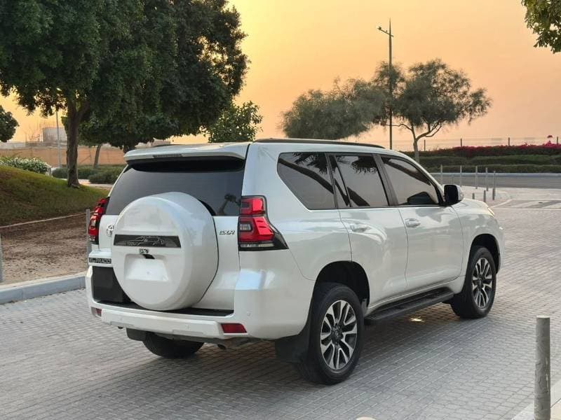 2023 Toyota Land Cruiser GXR thumbnail 4