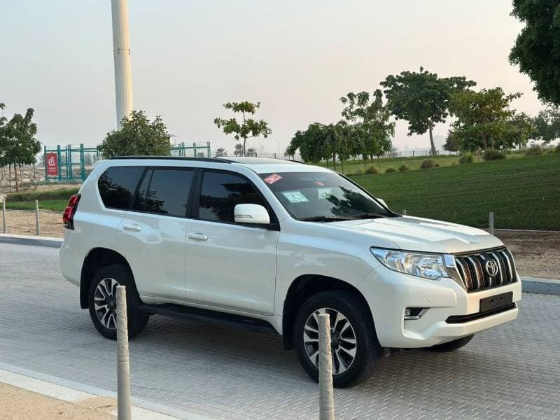 2023 Toyota Land Cruiser GXR thumbnail 3
