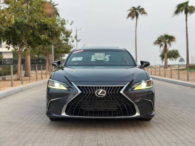2023 Lexus ES300h HYBRID PLUS