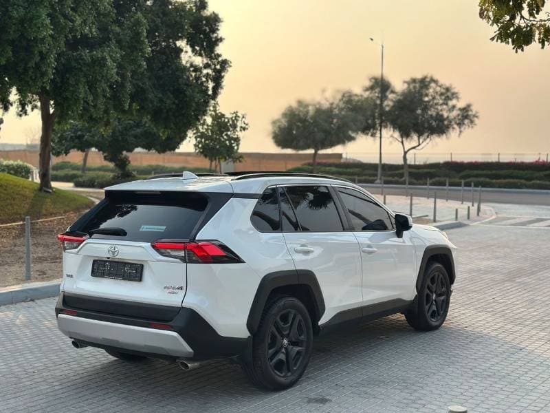 2024 Toyota RAV4 ADVENTURE thumbnail 5