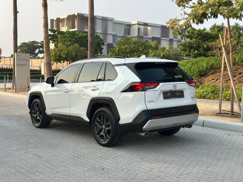 2024 Toyota RAV4 ADVENTURE thumbnail 4