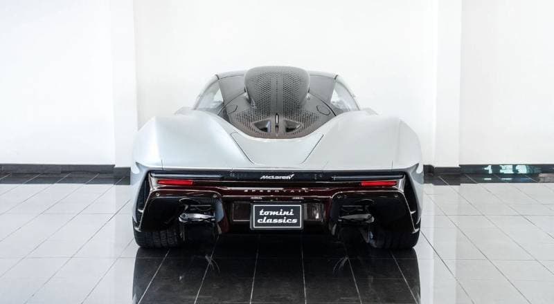 2020 McLaren Speedtail STANDARD thumbnail 3