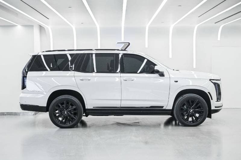 2025 Cadillac Escalade SPORT thumbnail 3