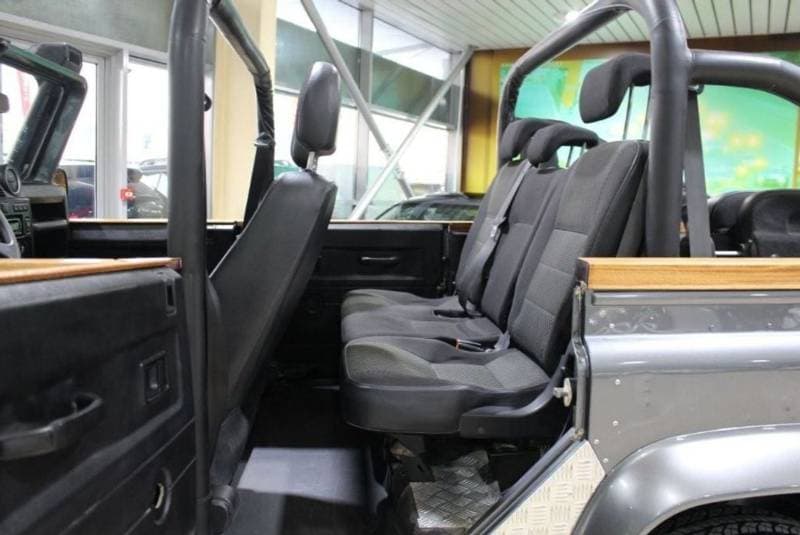 2016 Land Rover Defender 110 thumbnail 6