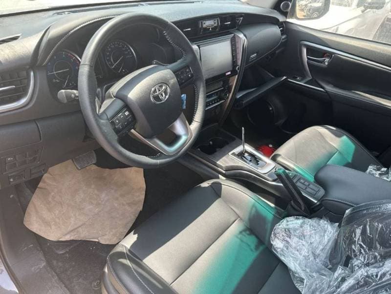 2026 Toyota Fortuner EXR thumbnail 3