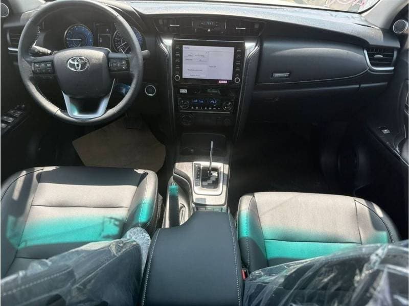 2026 Toyota Fortuner EXR thumbnail 4