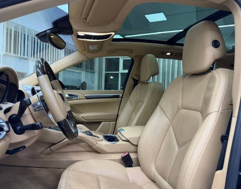 2015 Porsche Cayenne S thumbnail 8