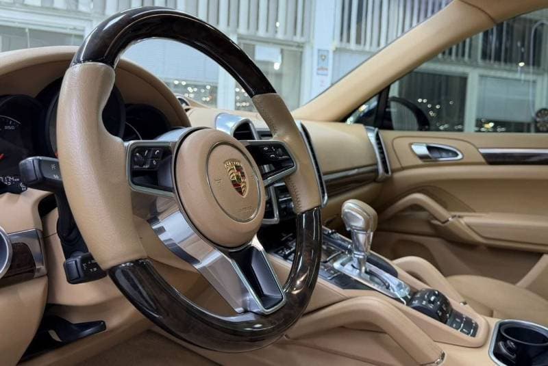 2015 Porsche Cayenne S thumbnail 7