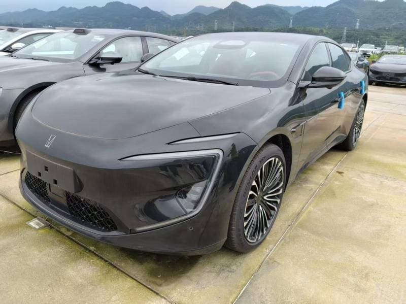 2025 Avatr 12 Ultra EREV