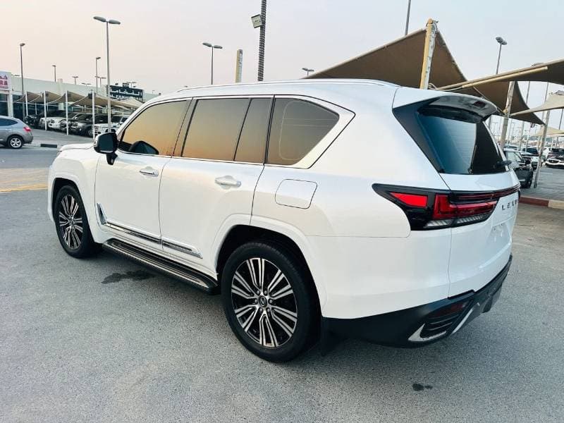 2024 Lexus LX600 SIGNATURE thumbnail 6