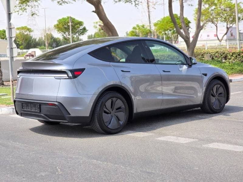 2026 Tesla Model Y LONG RANGE thumbnail 5